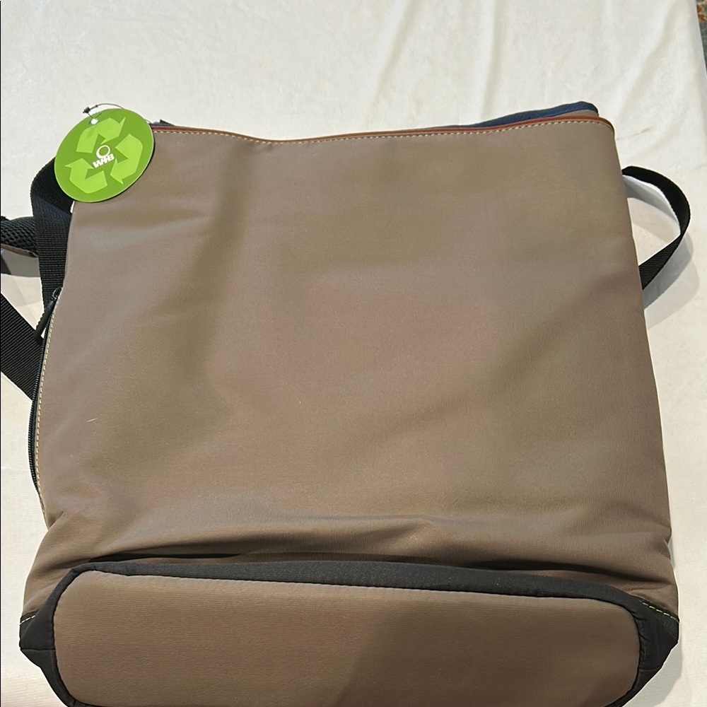 WB Brown and Black Laptop Case Velcro Outer pocket Zip Closure New